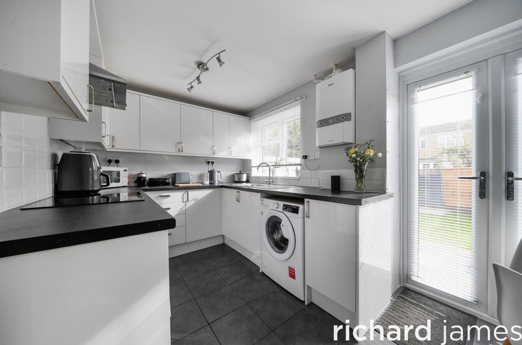 Property photo 3 of 15 49d729B6cd0c445E8c1Fa54Fdc91E969