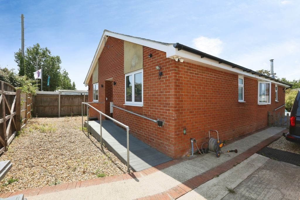 Property photo 1 of 17 Front View