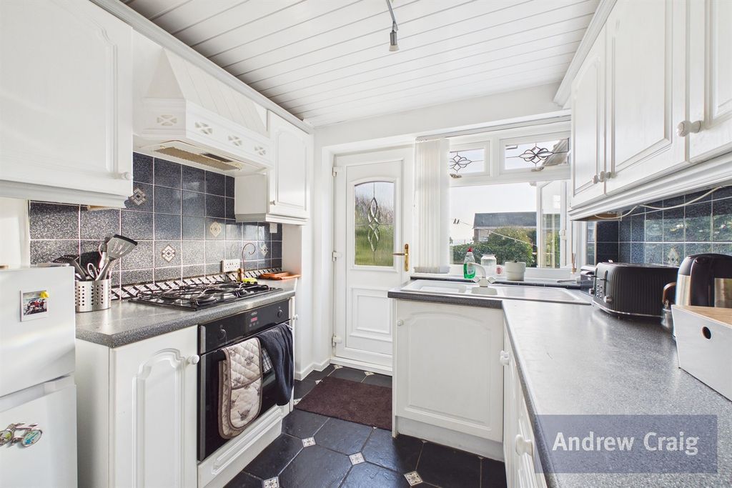 Property photo 3 of 13 Kitchen