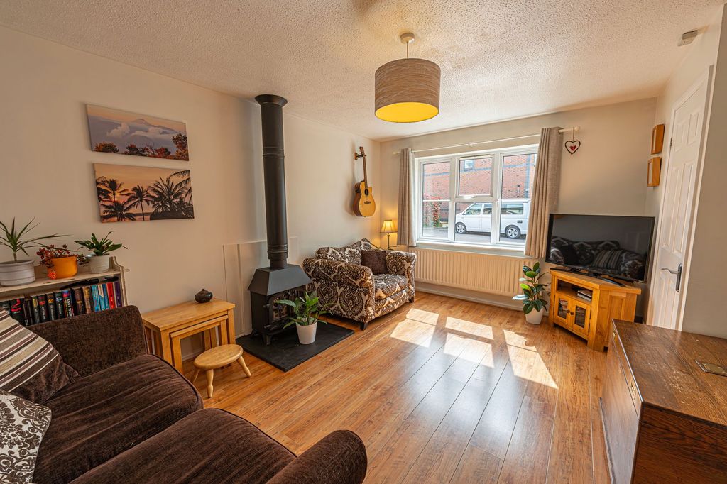 Property photo 3 of 32