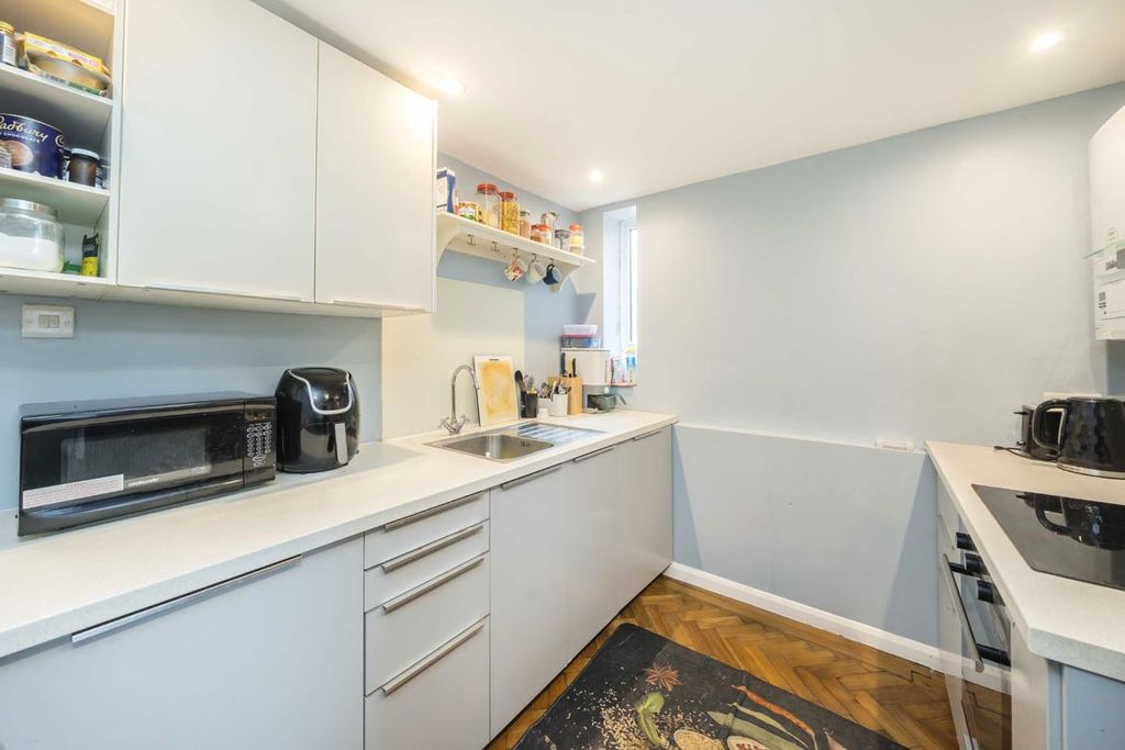 Property photo 2 of 5