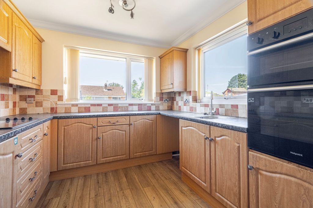 Property photo 2 of 13