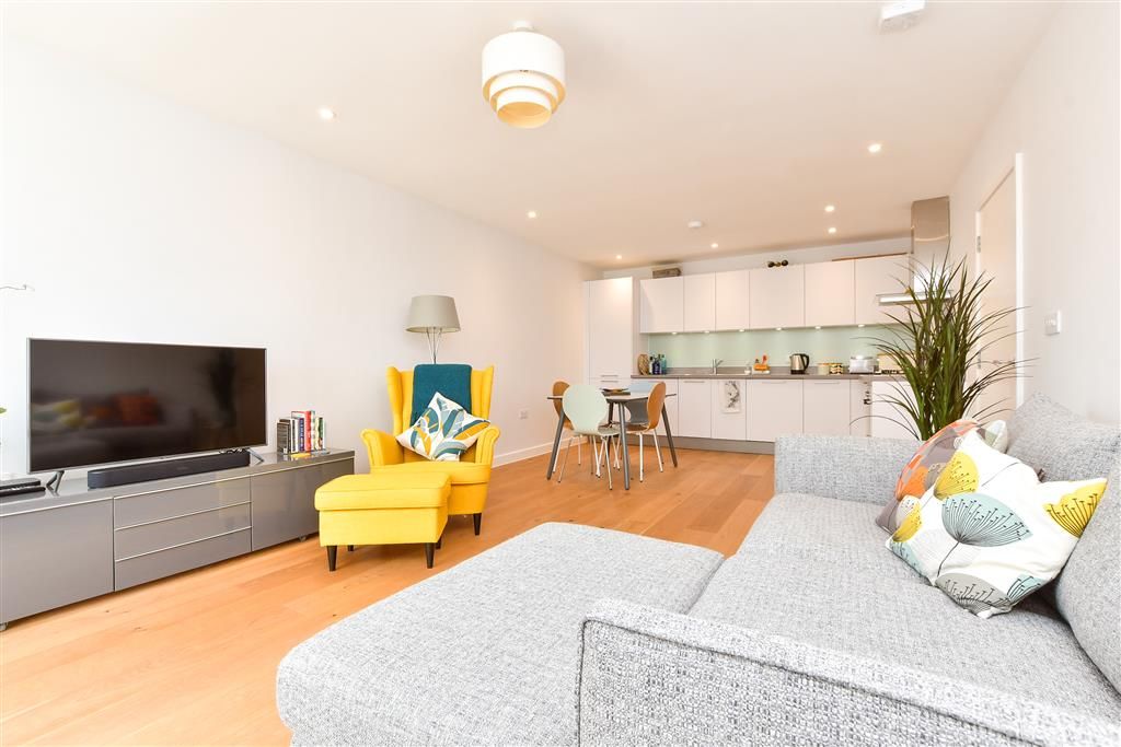 Property photo 1 of 11 Kitchen/Diner/Lounge