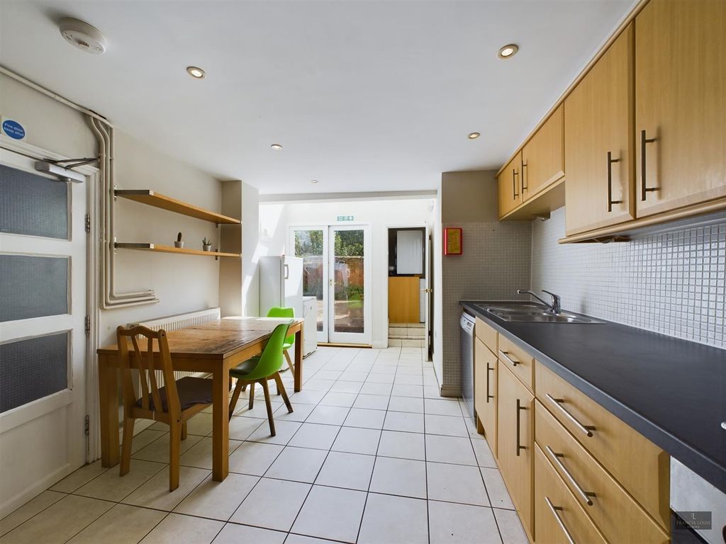 Property photo 1 of 13 Cam02887G0-Pr0006-Still006.Jpg