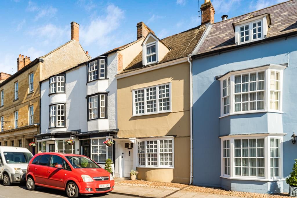 Property photo 1 of 14 10 Market Place-1.Jpg