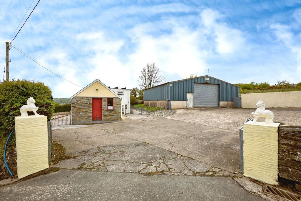Property photo 2 of 19 Photo