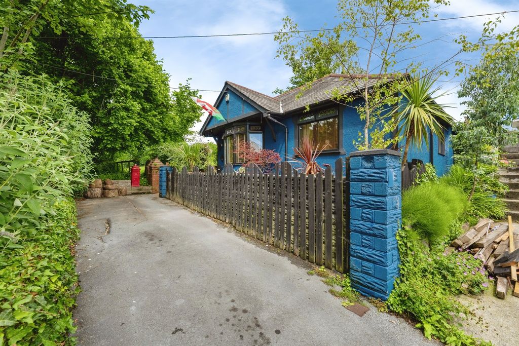 Property photo 2 of 17