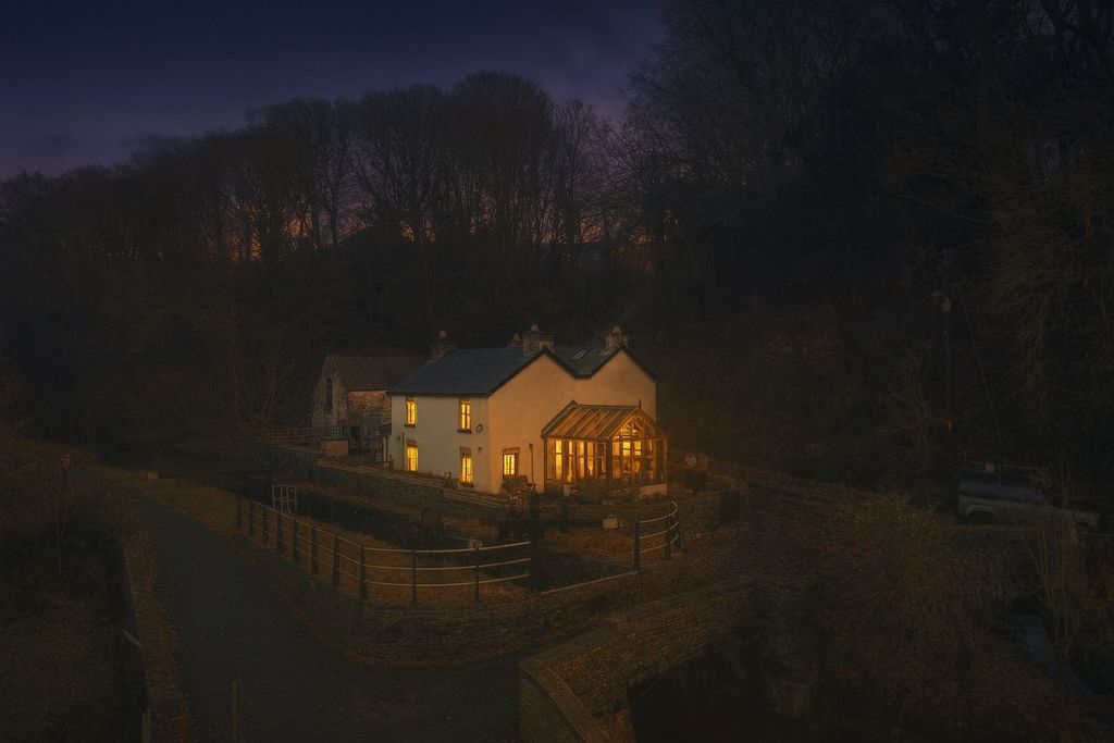 Property photo 2 of 24