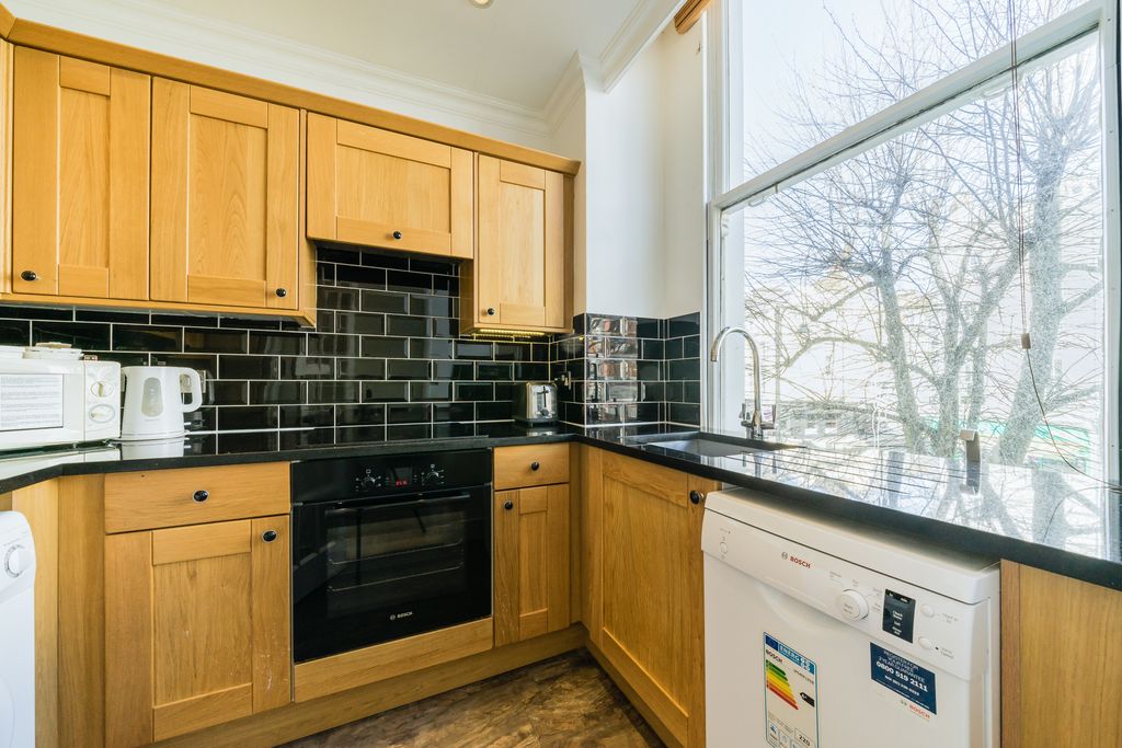 Property photo 3 of 6 3