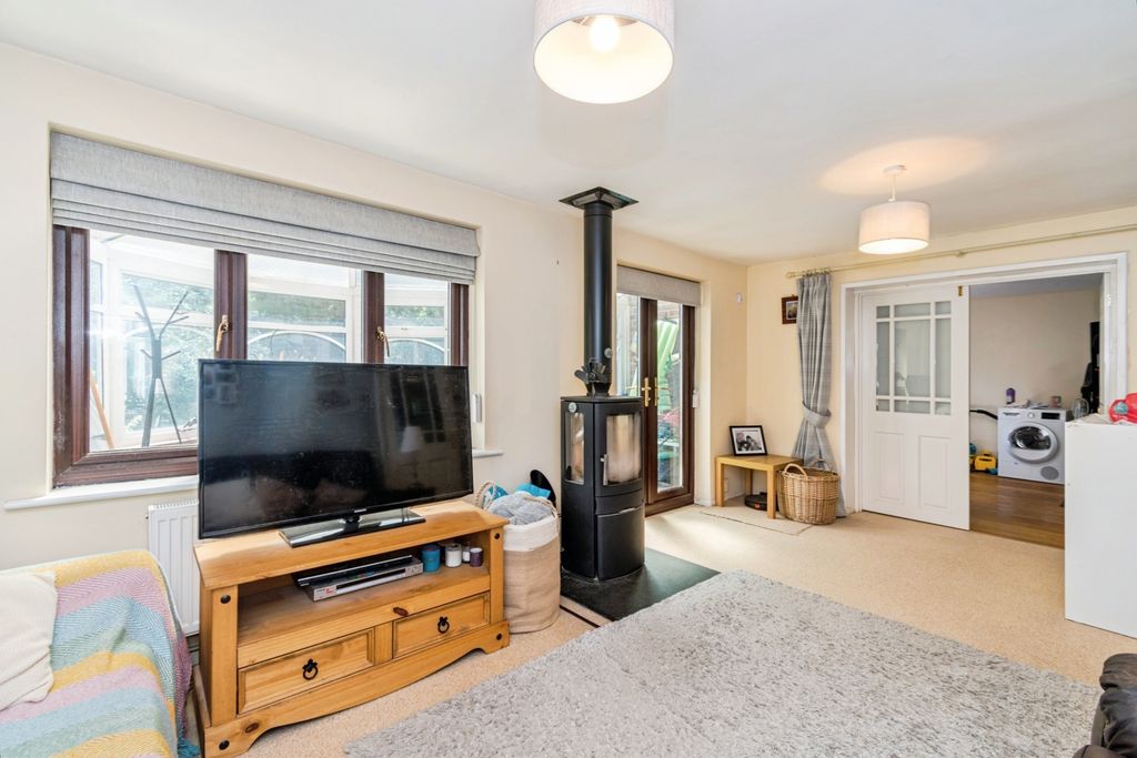Property photo 2 of 12 Pbox-Img.Jpg