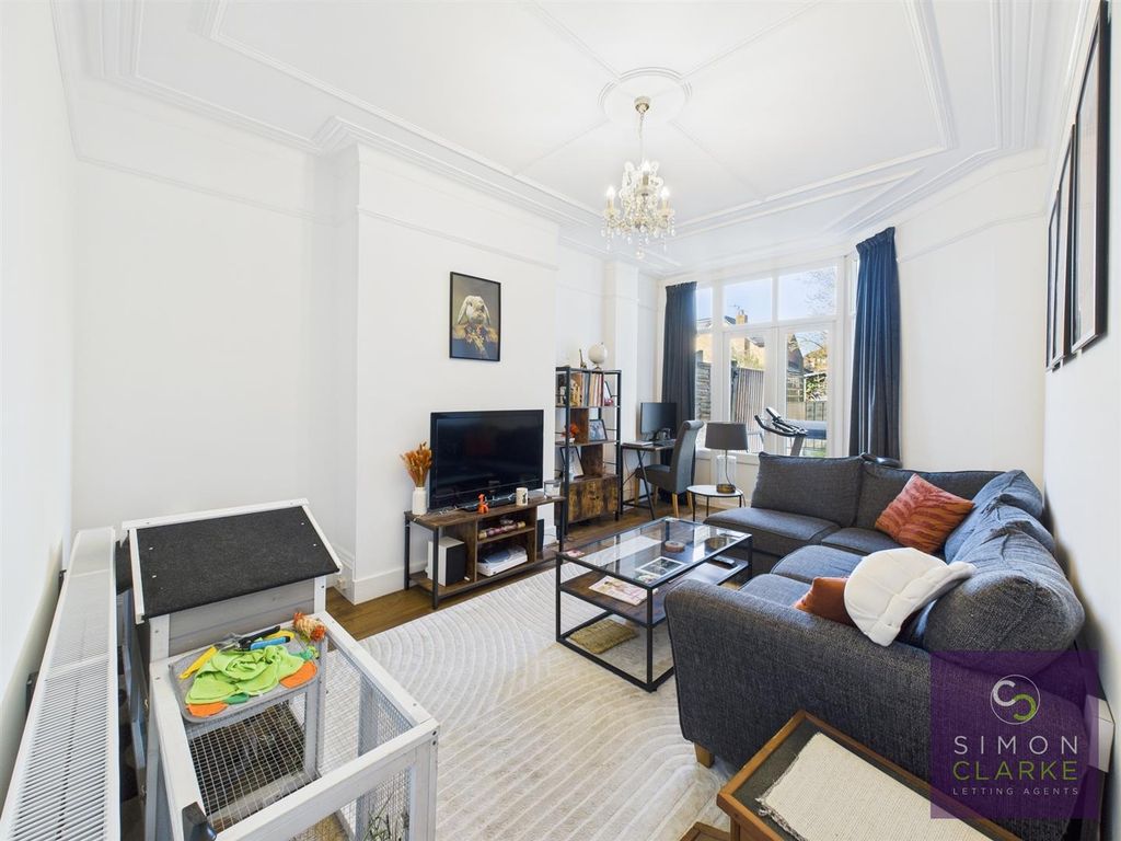 Property photo 3 of 12 Cam03369G0-Pr0215-Still021.Jpg