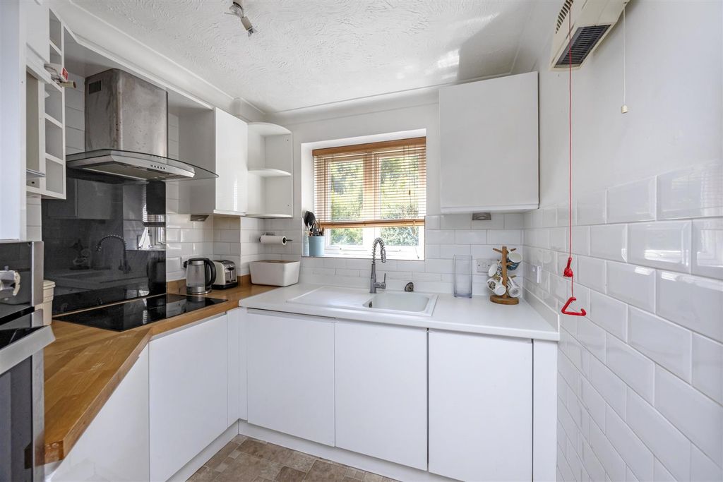 Property photo 2 of 15 Kitchen