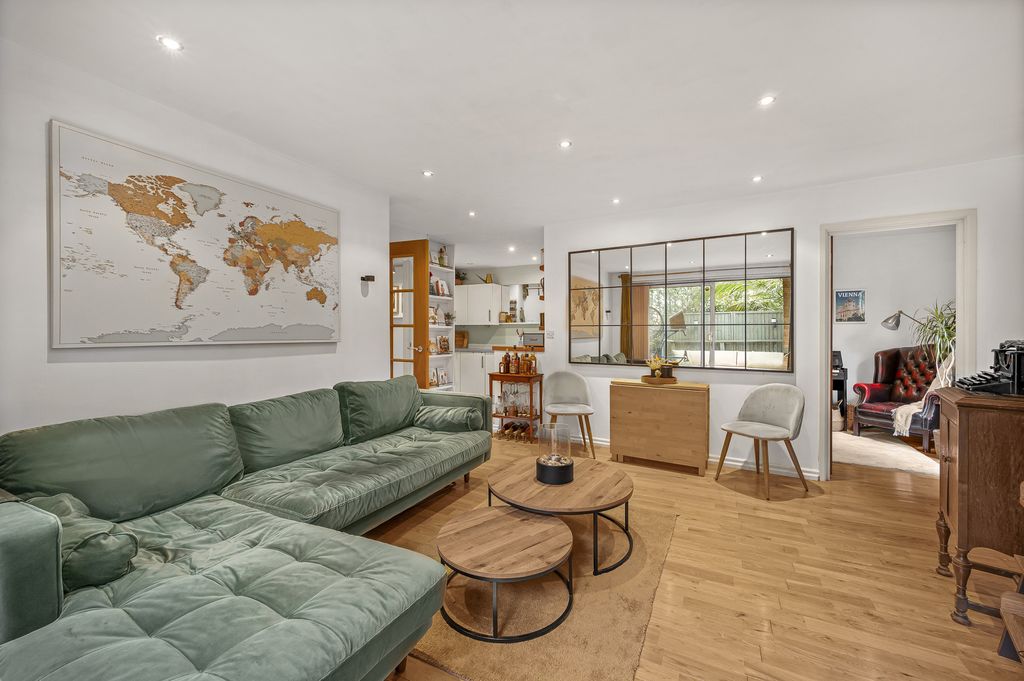 Property photo 2 of 11