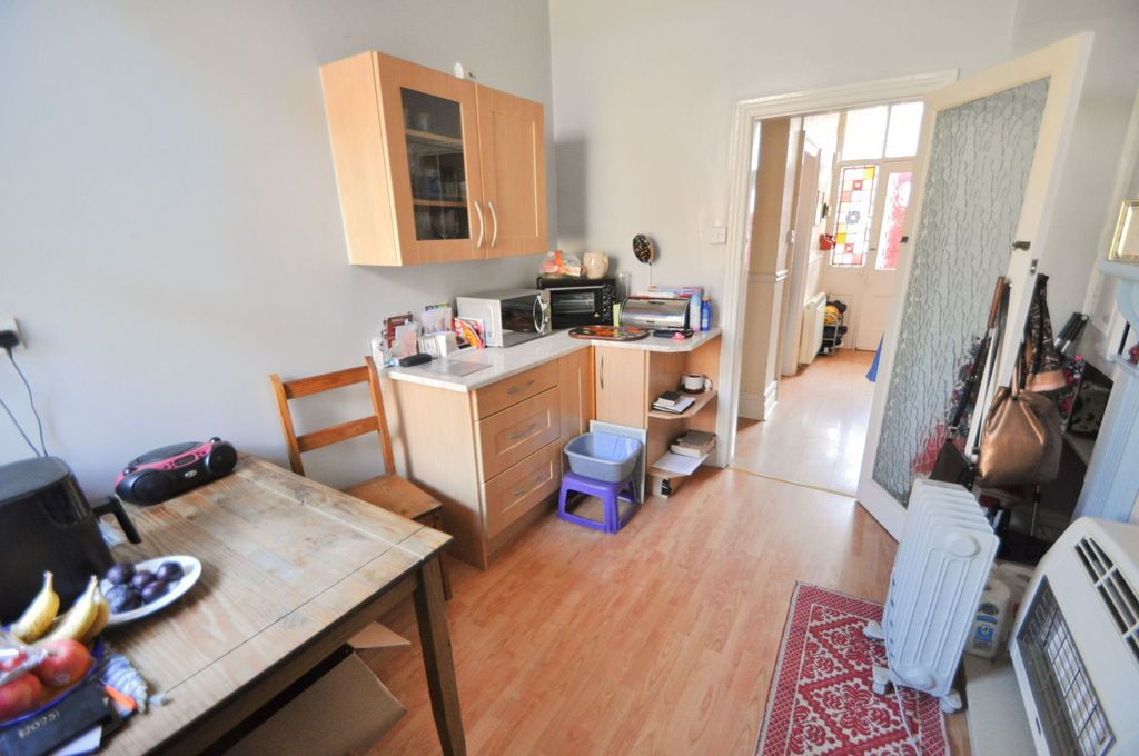 Property photo 3 of 27