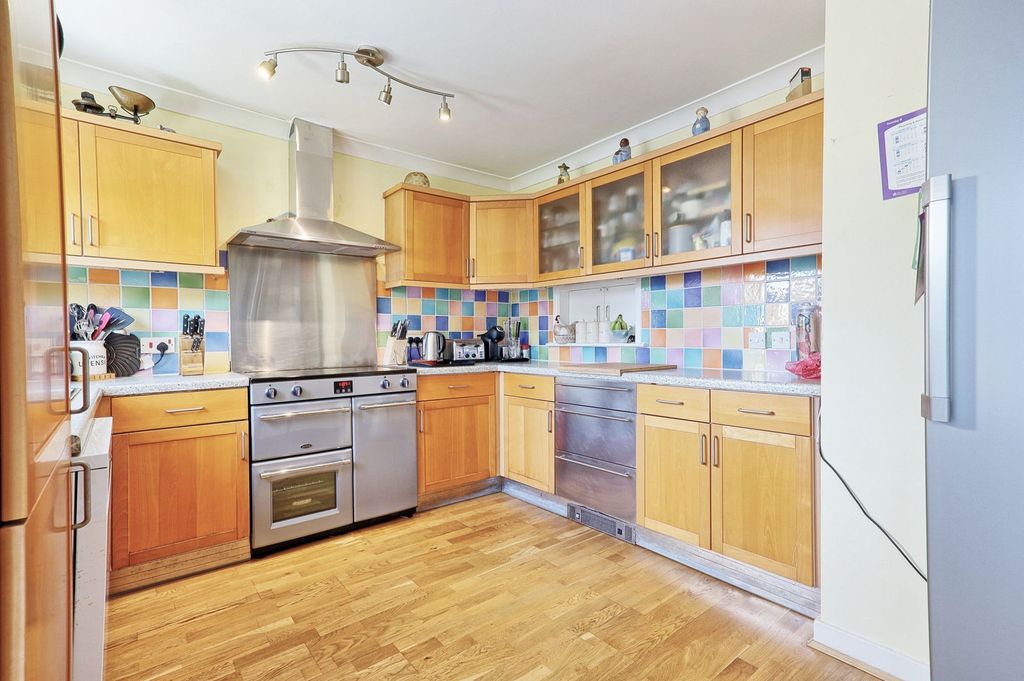 Property photo 3 of 22