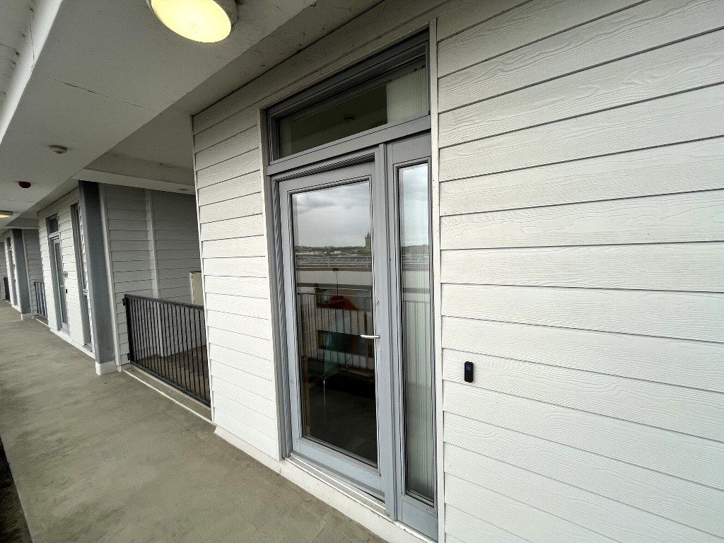 Property photo 1 of 8 Front View