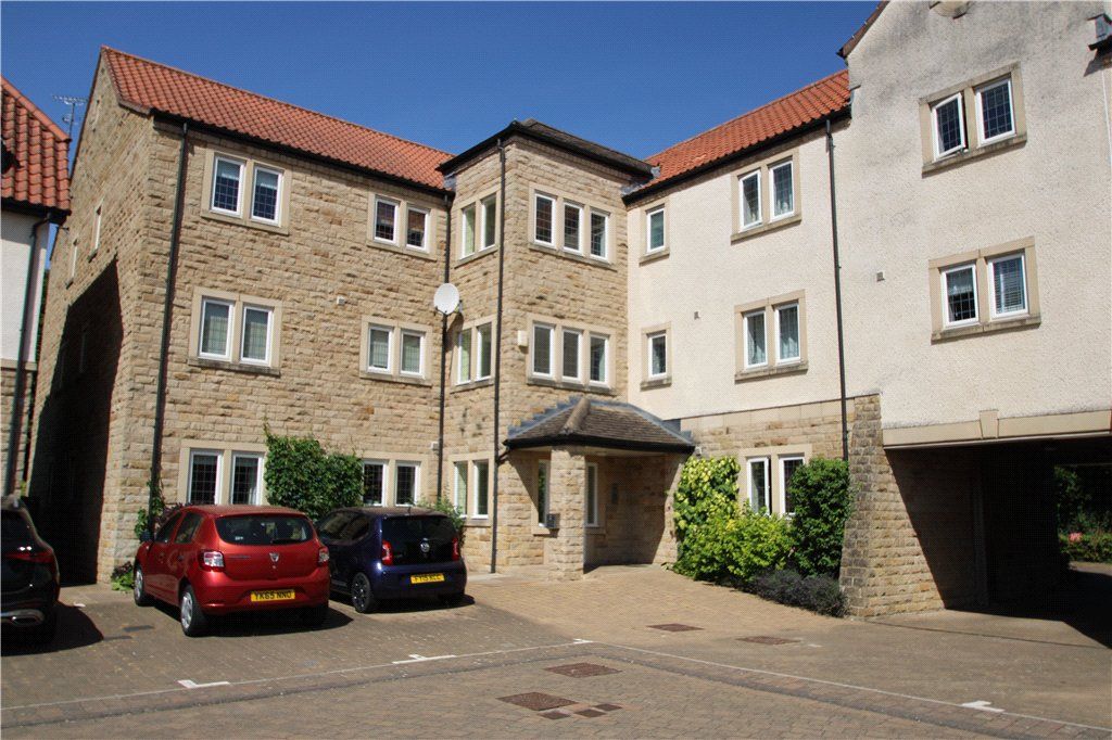 Property photo 1 of 7 Micklethwaite Grove