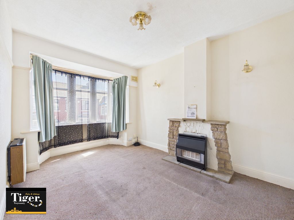 Property photo 2 of 11 Cam03440G0-Pr0589-Still006