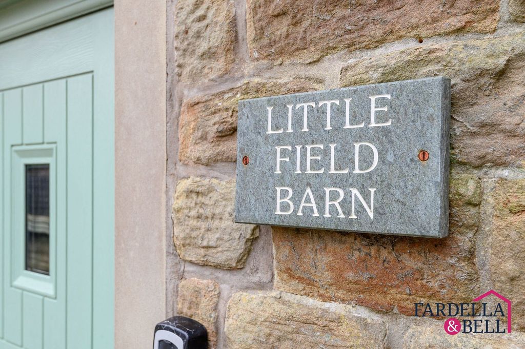 Property photo 2 of 25