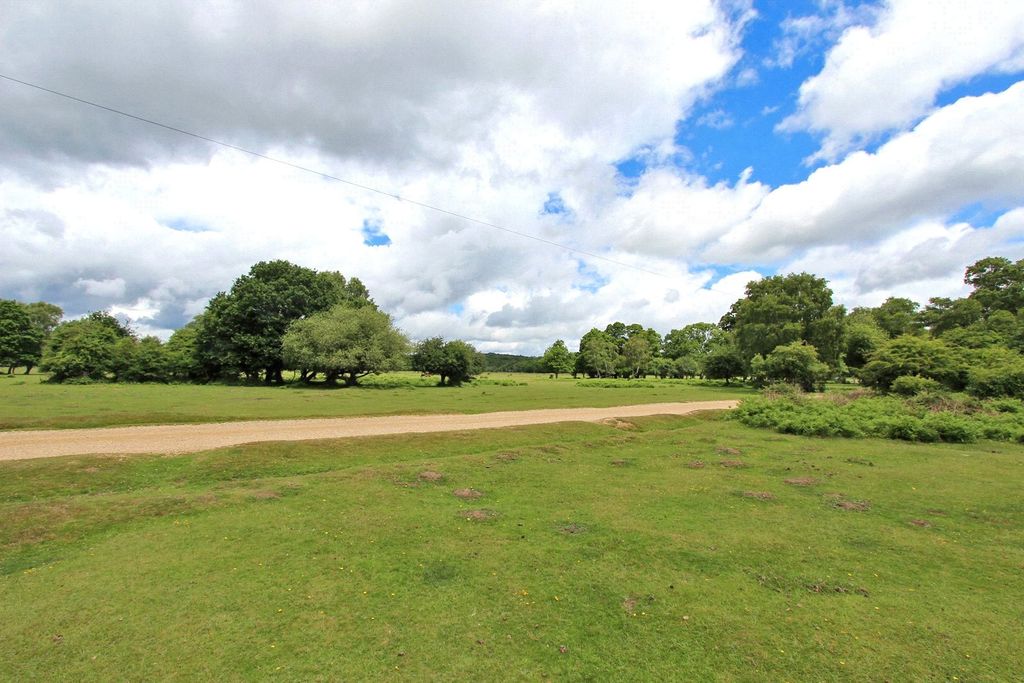 Property photo 2 of 28 Picture 2