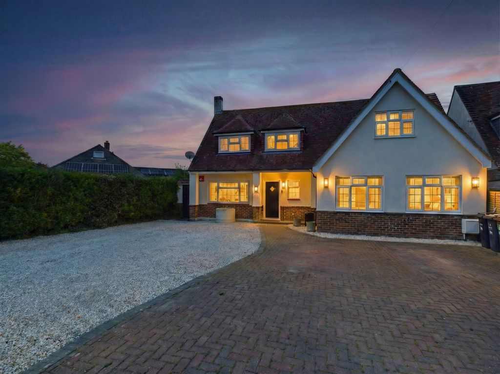 Property photo 3 of 49