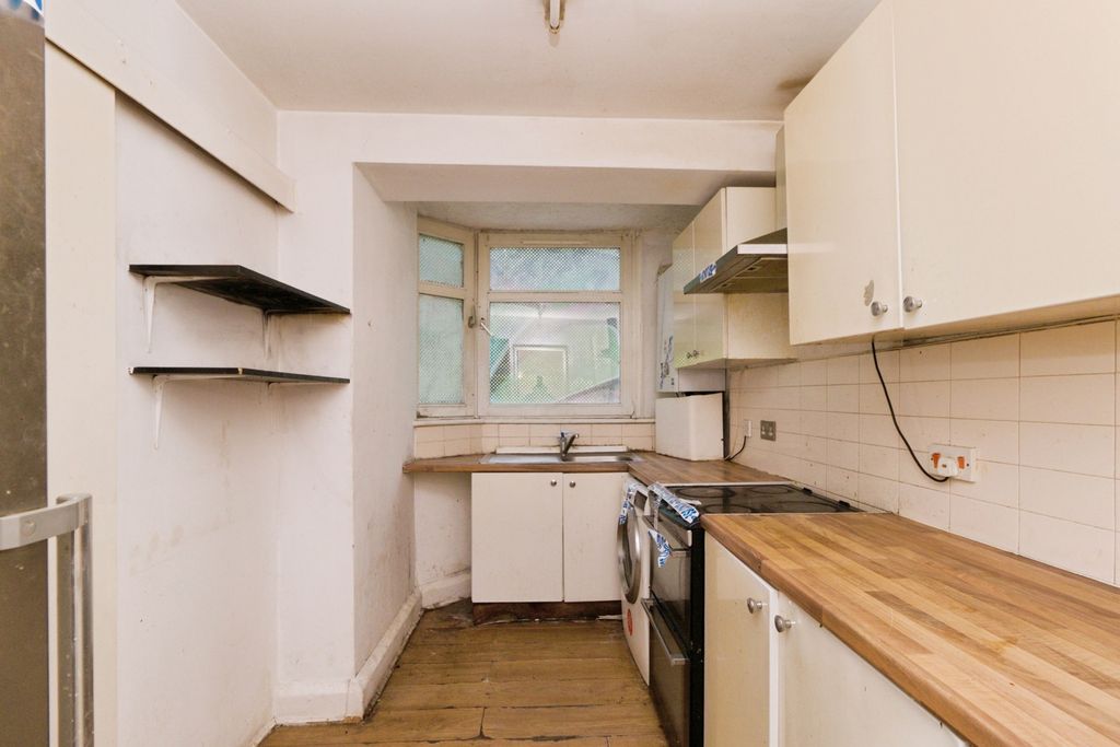 Property photo 2 of 6 Pbox-Img.Jpg