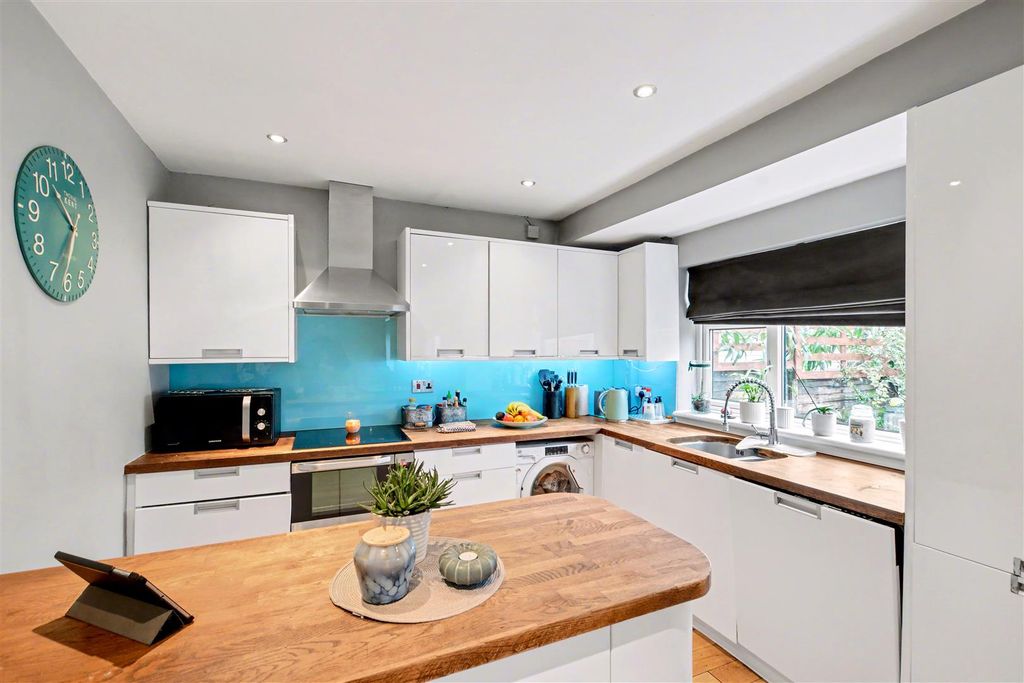 Property photo 2 of 19 Kitchen_2.Jpeg