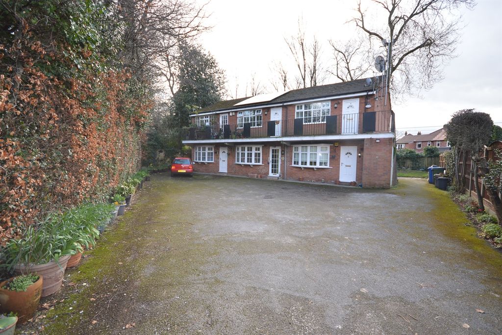 Property photo 1 of 13 (Main)