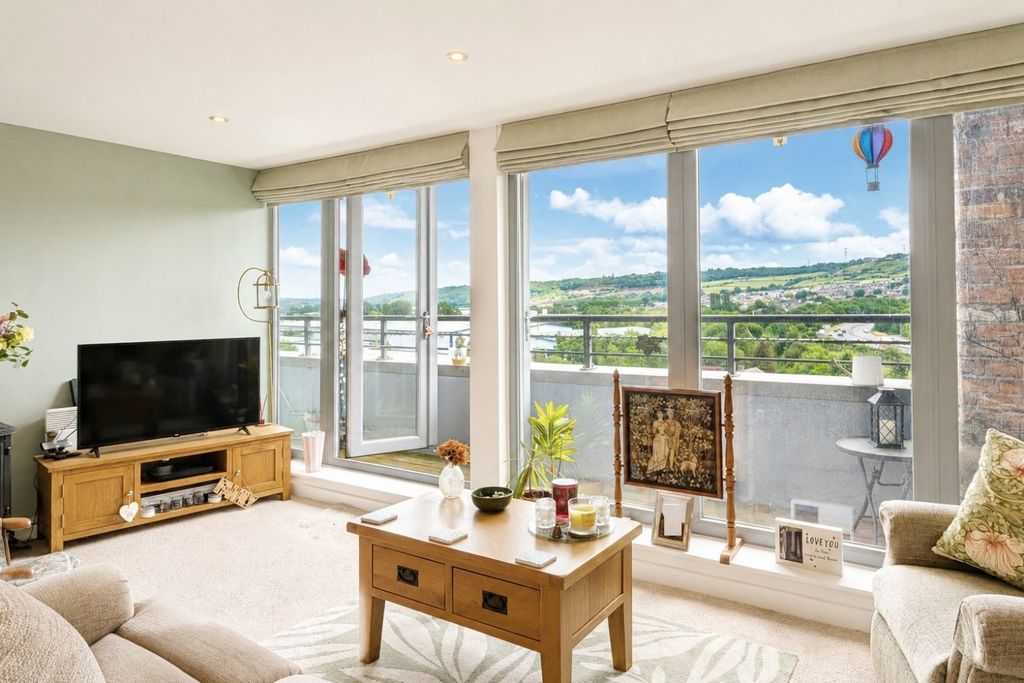 Property photo 3 of 18 Valley Mill Ewemove Elland (9)
