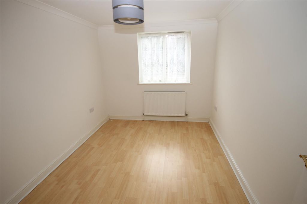 Additional image 8 of 2 bed flat to rentBrooklands, Queens Road, Freshwater PO40