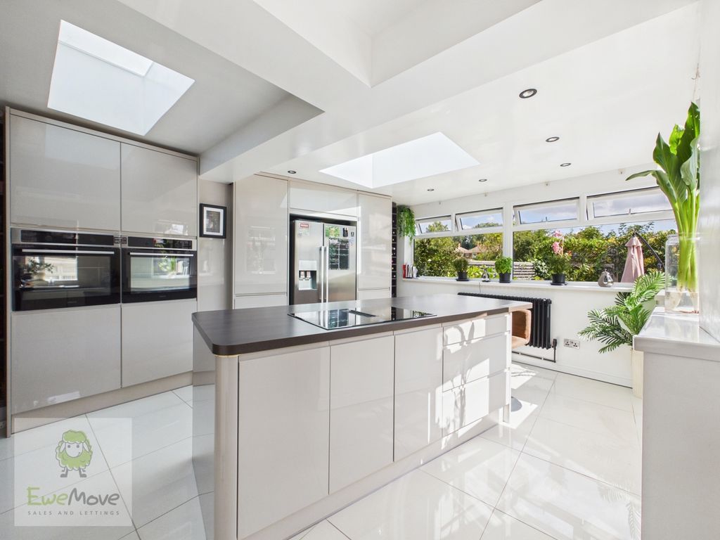 Property photo 1 of 27 Kitchen Breakfast Room
