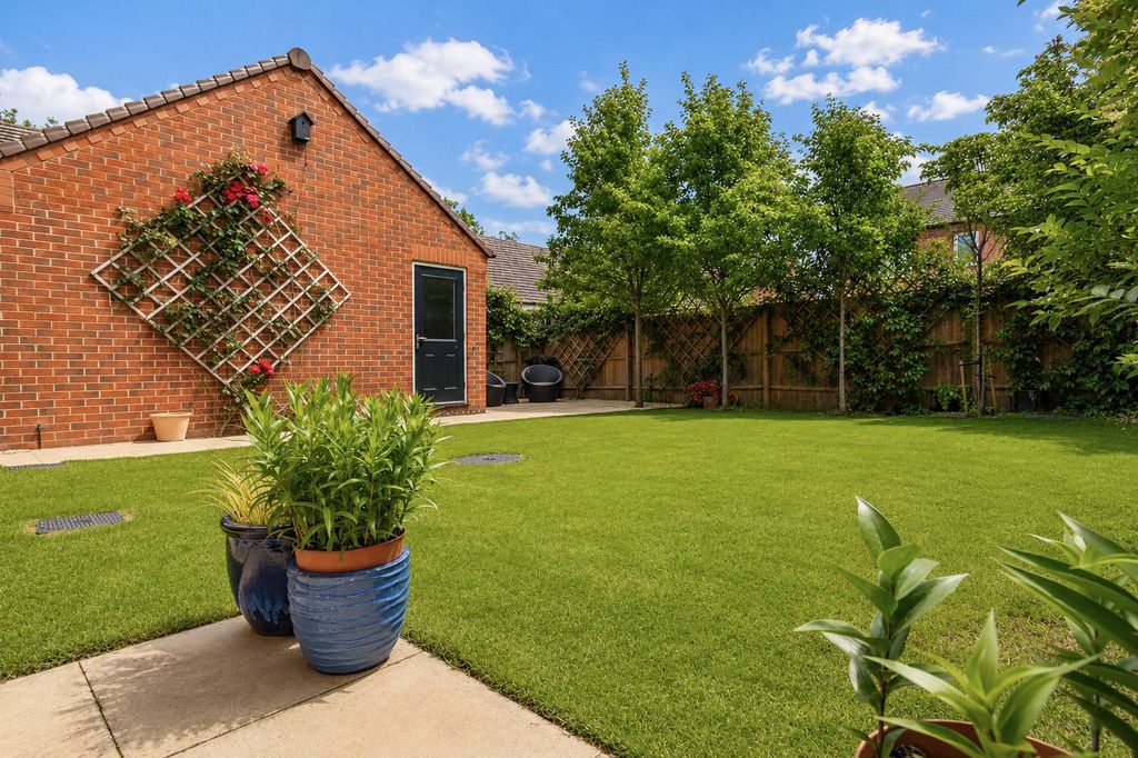 Property photo 3 of 35