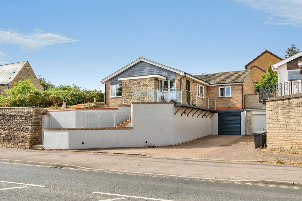 Property photo 1 of 18