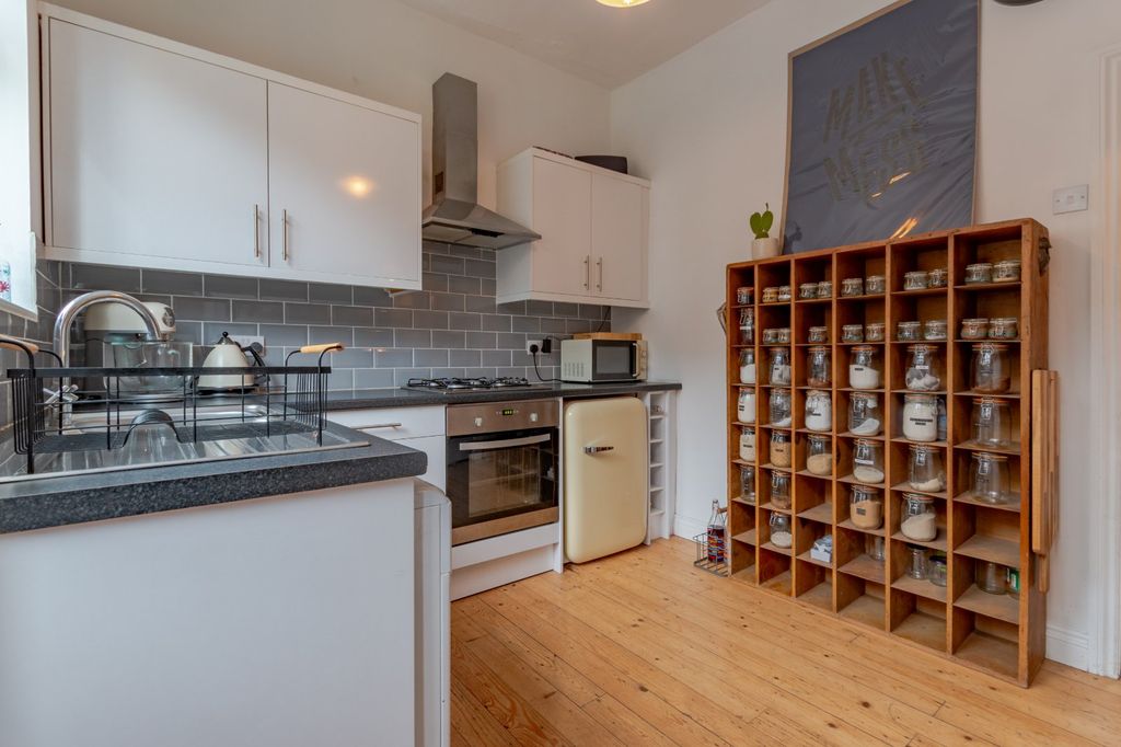 Property photo 2 of 13 Picture No. 10