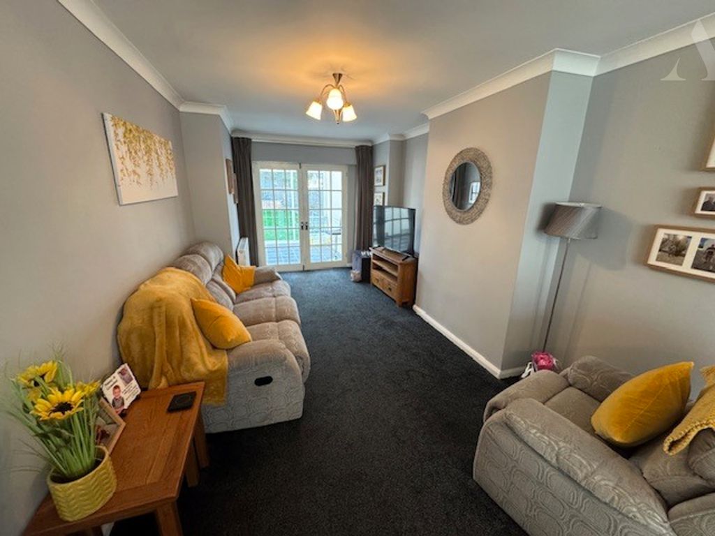 Property photo 3 of 14 65 Millington Road Lounge.Jpeg