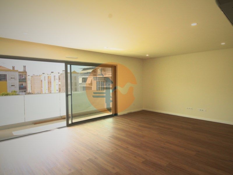 Property photo 3 of 34