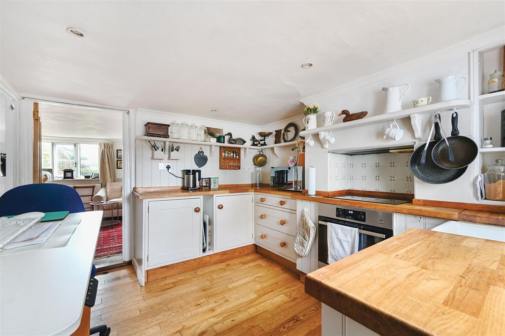 Property photo 3 of 10 46 High Street - Rolvenden - Tn174Ln (6).Jpg