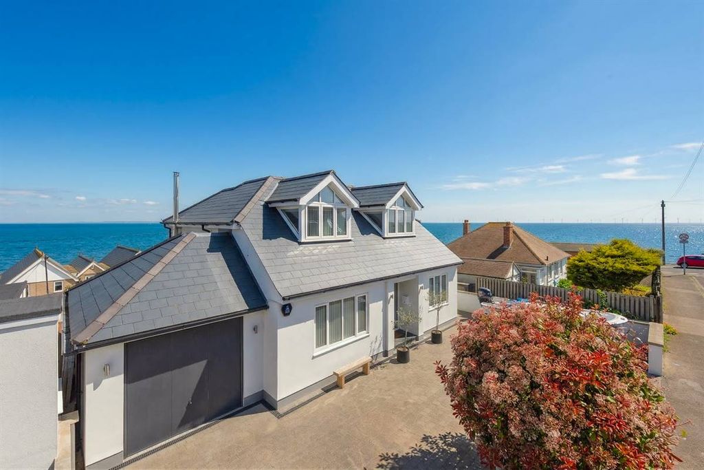 Property photo 1 of 42