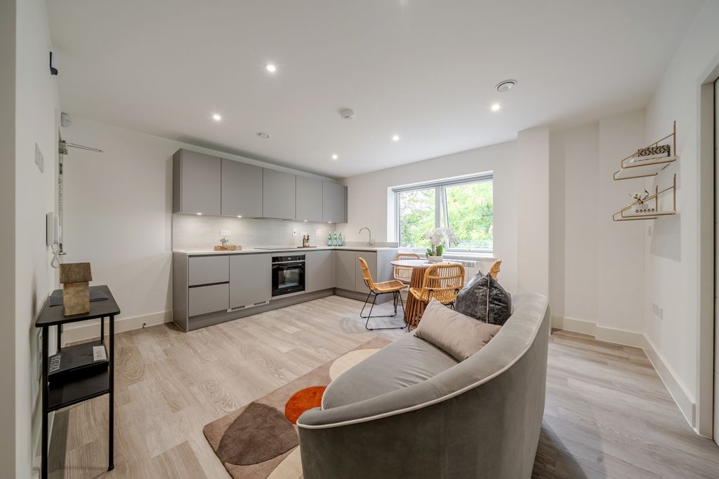 Property photo 3 of 7 1511833-6-6A8F2cc...