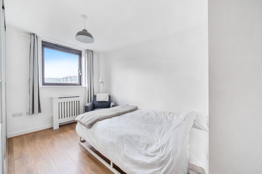 Property photo 3 of 6 Picture No. 16