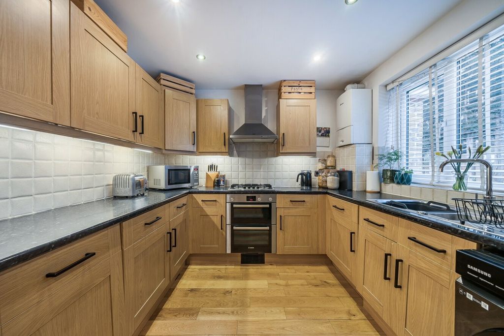 Property photo 3 of 24 Picture No. 48