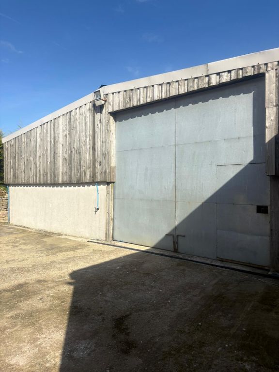 Property photo 1 of 2