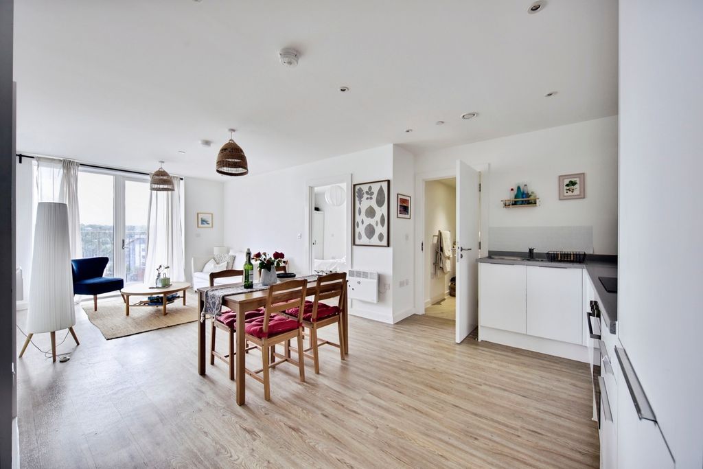 Property photo 1 of 21 Pbox-Img.Jpg