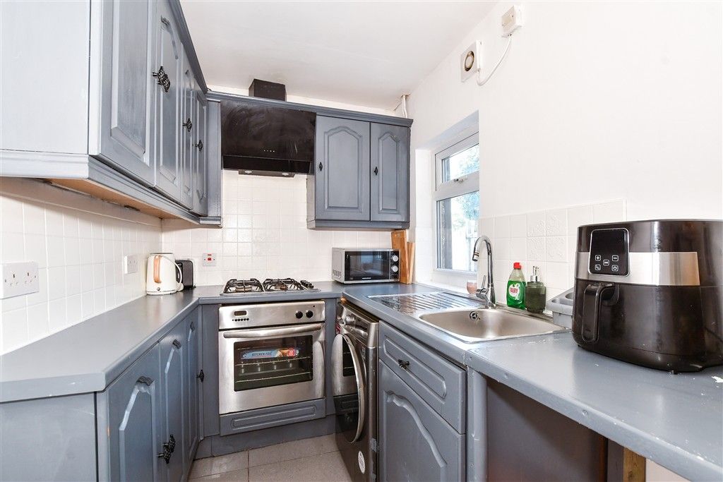 Property photo 3 of 14 Kitchen