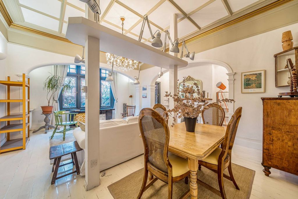 Property photo 1 of 26