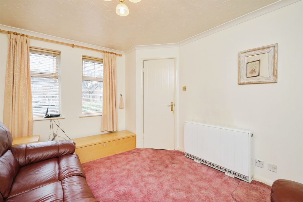 Property photo 2 of 17