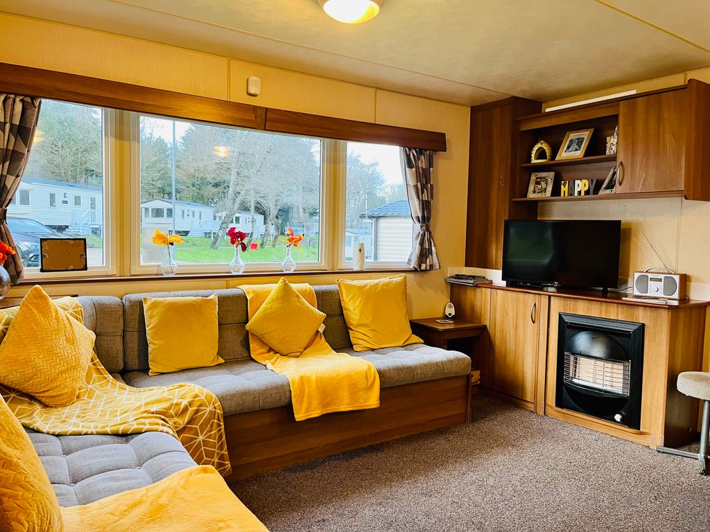 Property photo 3 of 10 Lounge