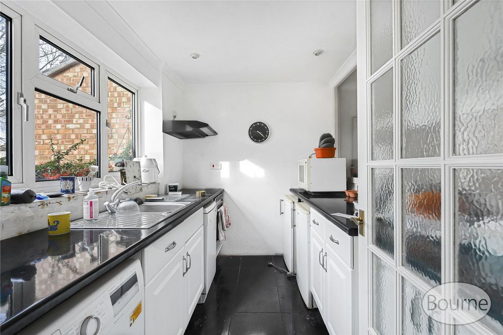 Property photo 2 of 16 Picture No. 10