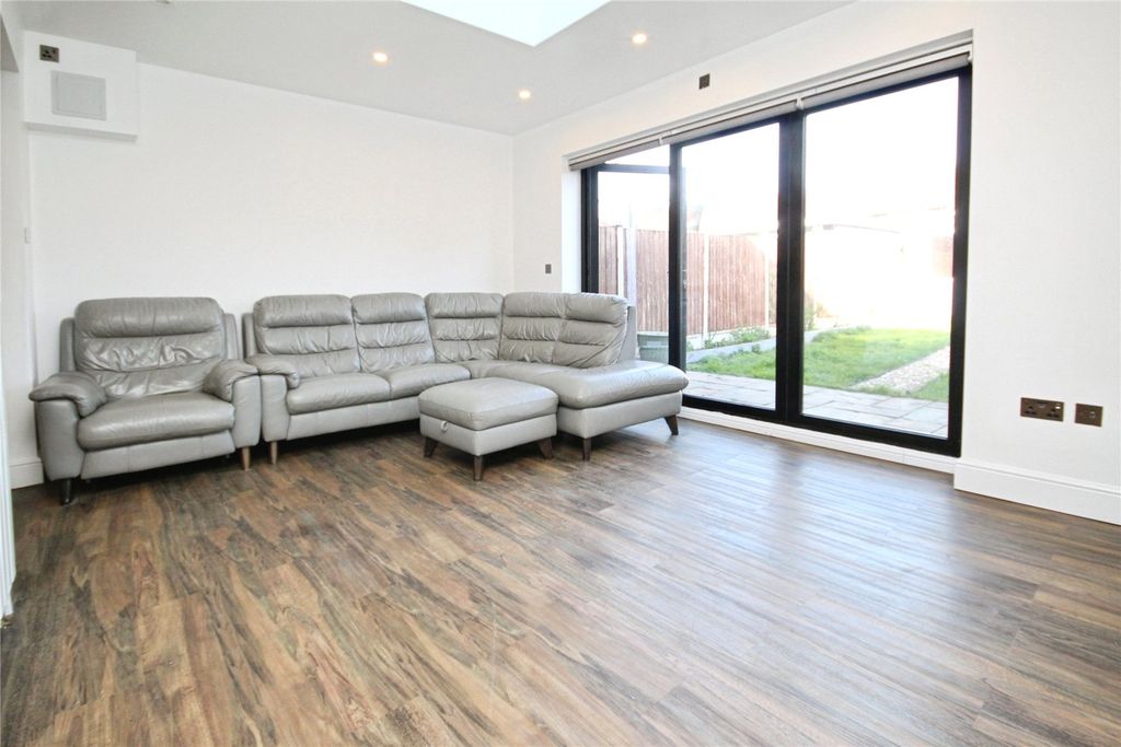 Property photo 2 of 10 Picture No. 04