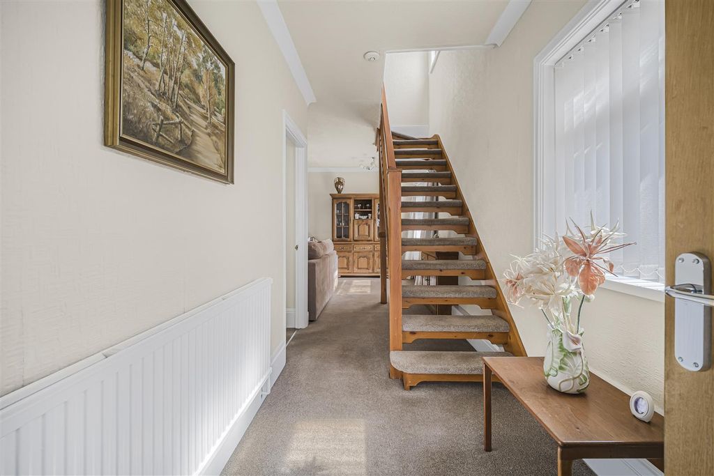 Property photo 3 of 24 Inner Hall